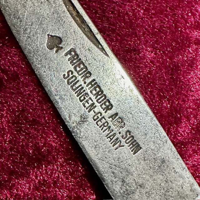 Edged Weapons: Ref: 4977 - WW1 German Folding Pocket Knife.